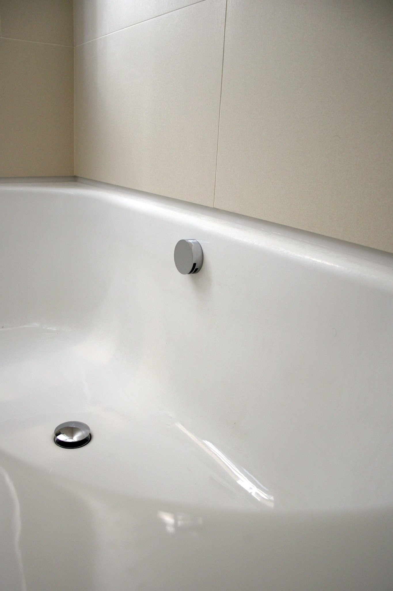 Bette steel bath with upstand Richmond Bathrooms