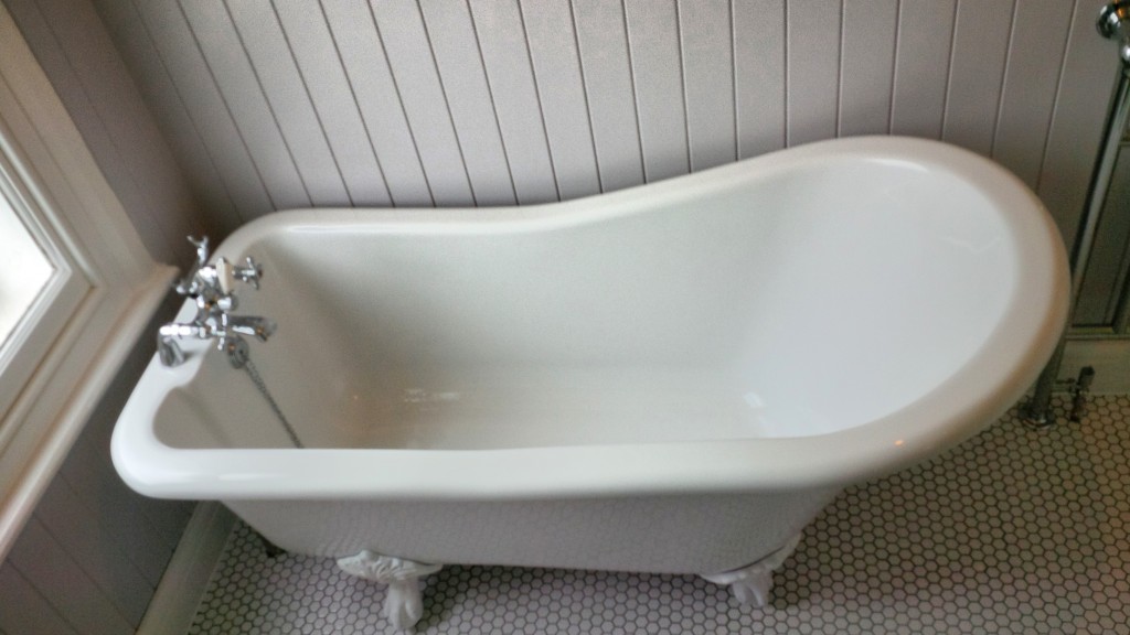 Fantastic Small Roll Top Bath of all time Learn more here!